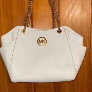Michael Kors White Shoulder Bag with Gold Chain
